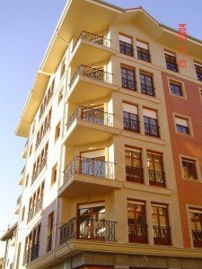 15 viviendas en Amurrio - Balcones en esquina