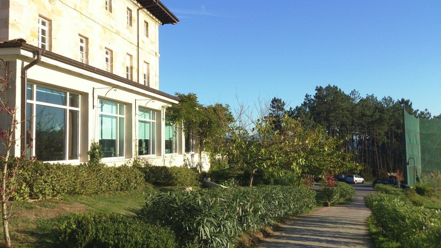 Hotel Palacio Urgoiti - Exterior de la cafetería