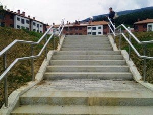 Urbanización en Güeñes - Escalinata central