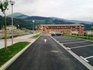 Urbanización en Güeñes - Vial junto al río